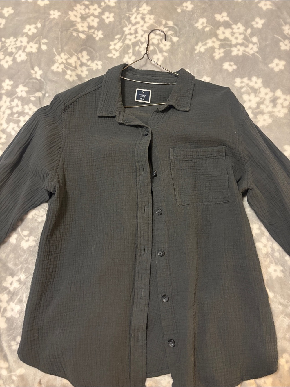 Lightweight Textured Button-Up Shirt in Forest Green